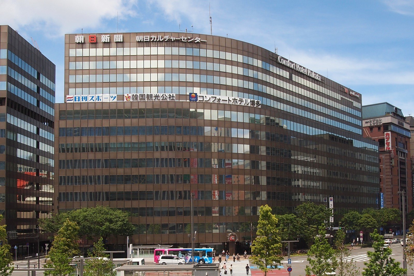 Comfort Hotel 博多外觀，2011 年攝