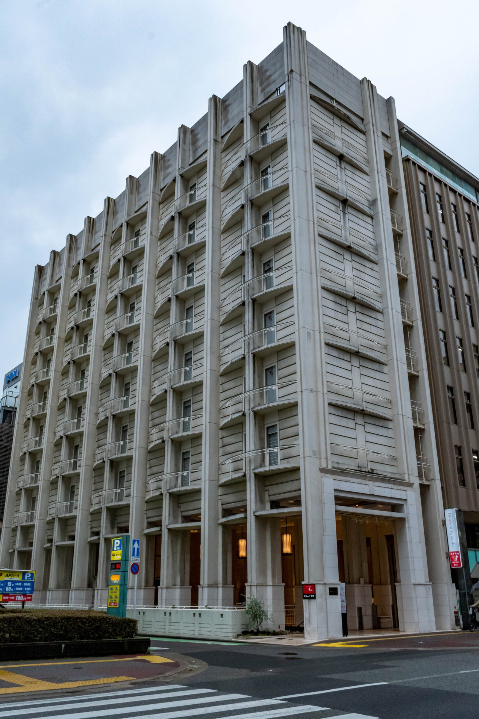JR 九州飯店 Blossom 福岡外觀，2025 年攝