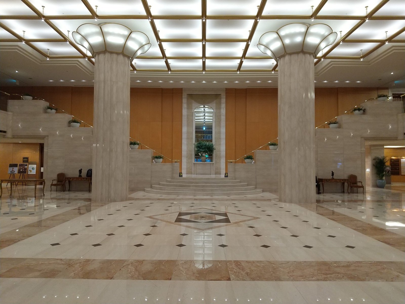 福岡日航飯店大廳，攝於 2024 年