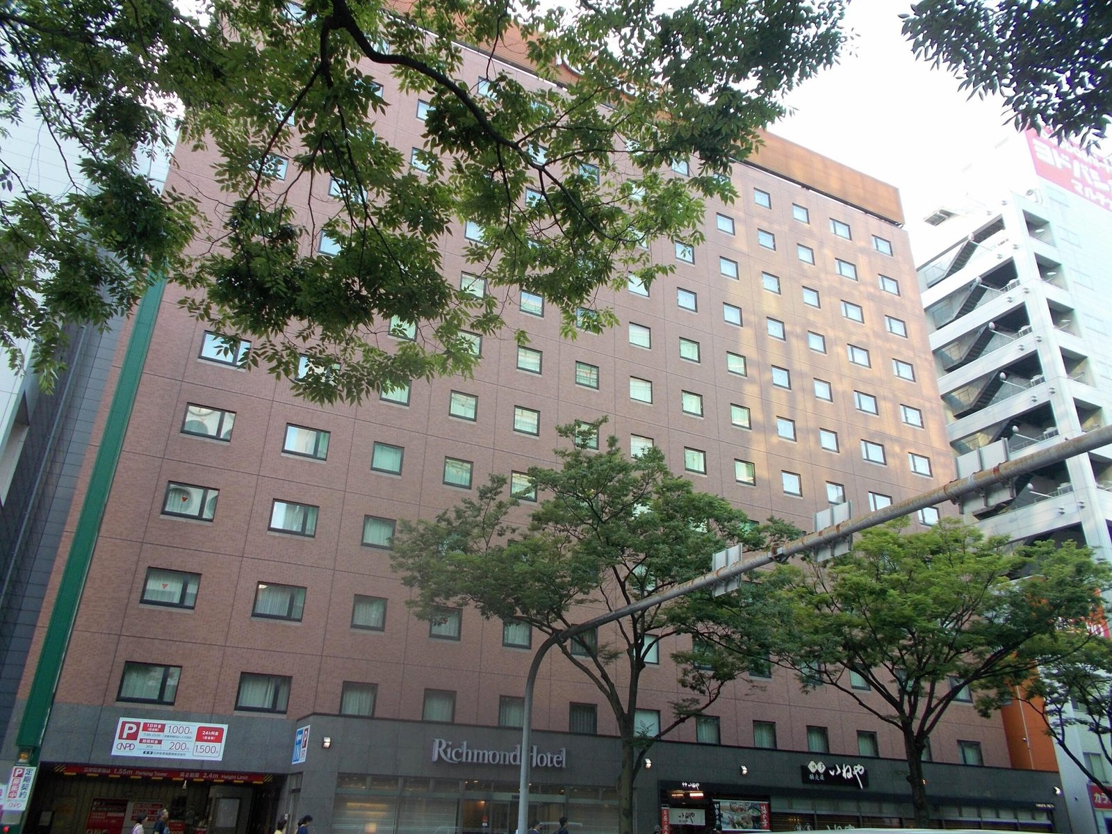 博多站前 Richmond 飯店外觀，2019 年攝