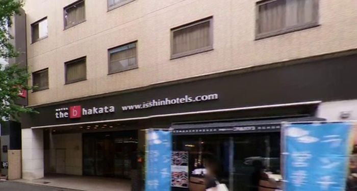 the b 博多飯店入口外觀，2019 年攝